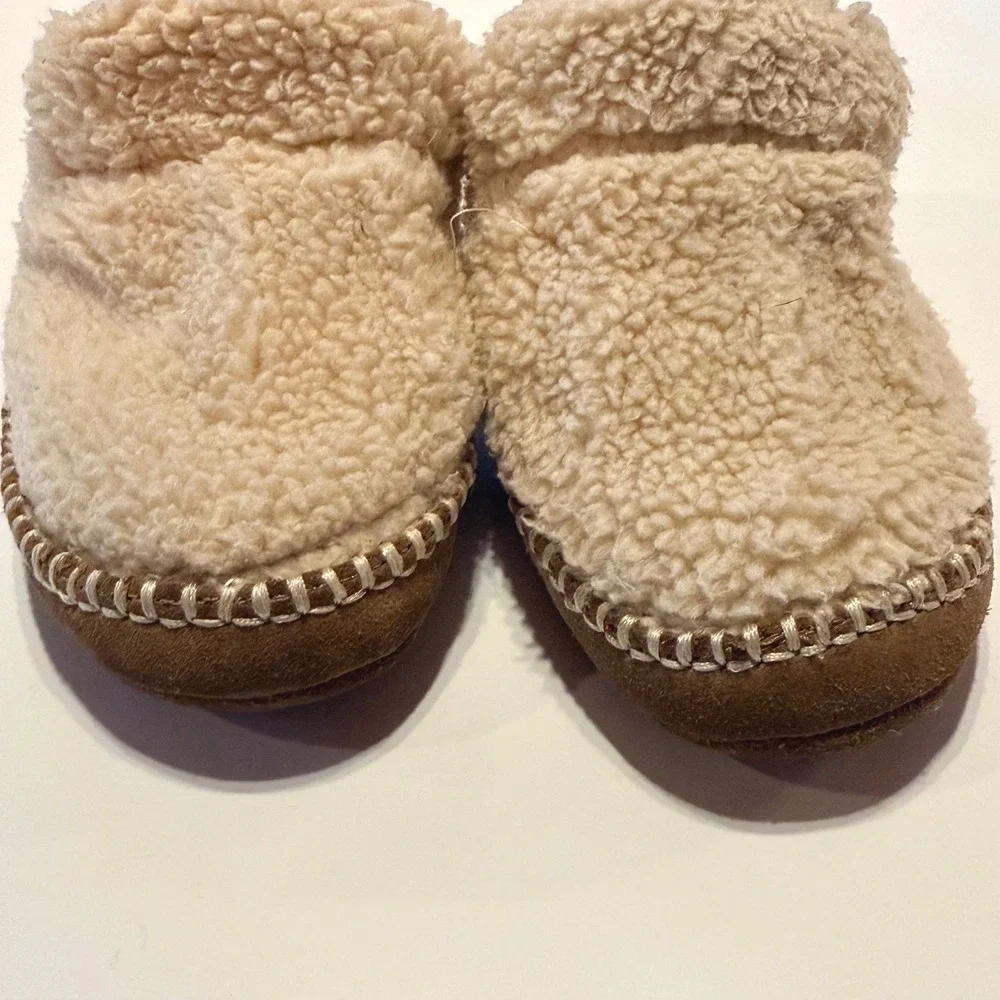 LL Bean Cozy Toddler Slipper Booties 9/10 Cream Faux Shearling Winter‎ Outdoor